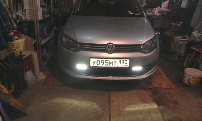 Дневные ходовые огни на VW Polo седан