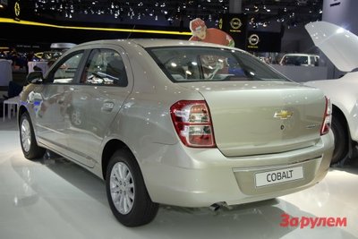 Polo Sedan vs. Chevrolet Cobalt