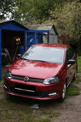 Дневные ходовые огни на VW Polo седан