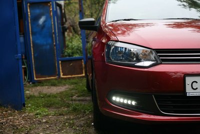 Дневные ходовые огни на VW Polo седан