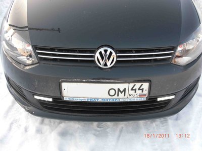 Дневные ходовые огни на VW Polo седан