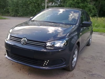 Дневные ходовые огни на VW Polo седан