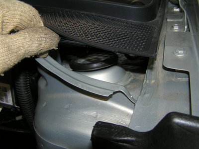Опоры передних стоек VW Polo sedan (замена,ремонт).