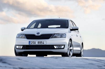 VW Polo Sedan vs Skoda Rapid