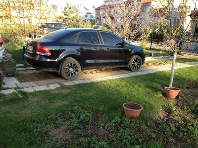 Хромированные накладки по периметру стекл