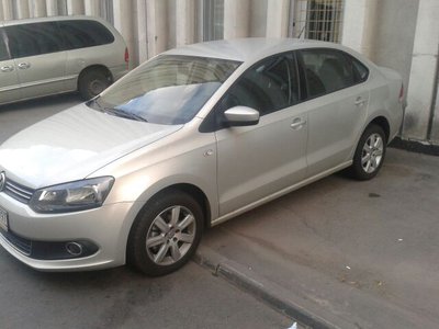 Продам VW Polo седан. Москва.