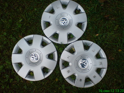 3 оригинальных колпака на VW Polo, 14"