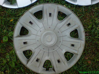 3 оригинальных колпака на VW Polo, 14"
