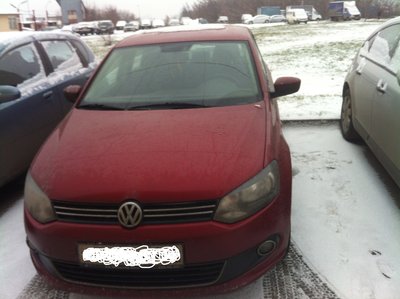 Продам поло седан 2010 г.в., красный цвет