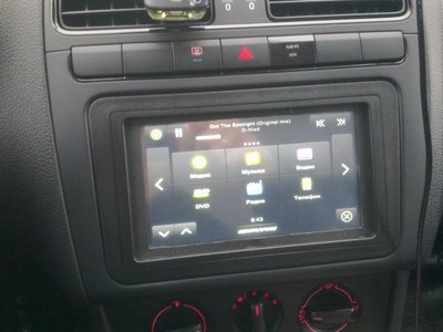 Бортовой компьютер CarPC в место штатной музыки.