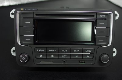 Магнитола RCD 320 с AUX, USB, SD; Москва