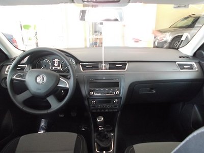 VW Polo Sedan vs Skoda Rapid