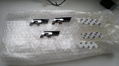 Продам 3 значка r-line