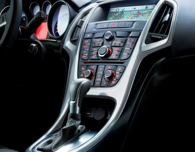 Может новая Opel Astra (2010) или СТАРАЯ ?