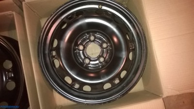 Продам штампы + колпаки с поло седан R15