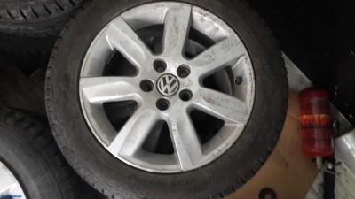 (Москва) продам VW литые диски с летней и зимней  резиной