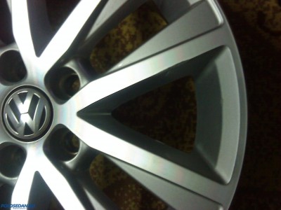 Продам оригинальные колесные диски "ESTRADA" R15