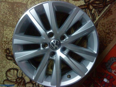Продам оригинальные колесные диски "ESTRADA" R15