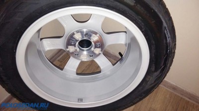 Продам оригинальные диски Aspen R15 с резиной Hakkapeliitta