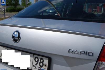 VW Polo Sedan vs Skoda Rapid