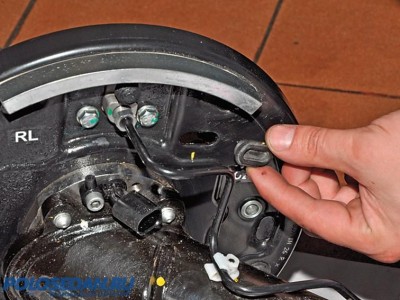 Задние тормозные колодки и барабаны (диски) для VW Polo.
