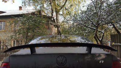 Продам спойлер с доп. Стоп сигналом. Москва.