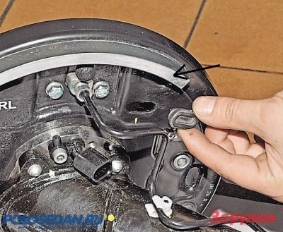 Задние тормозные колодки и барабаны (диски) для VW Polo.