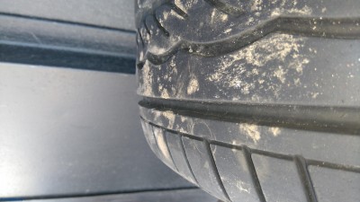 Продам шины Dunlop и коврики оригинал Б\У