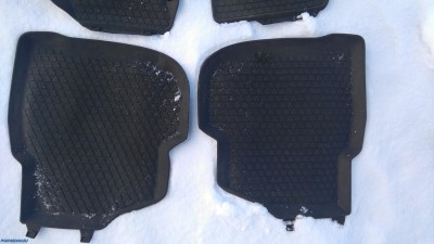 Продам шины Dunlop и коврики оригинал Б\У