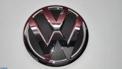 Эмблема VW для крышки багажника