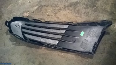 Продам правую заглушку в передний бампер VW Polo(дорестайл)