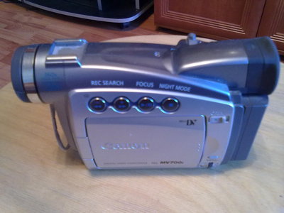 24052011285.jpg продам видеокамеру Canon MV700 за 3900 руб. Санкт-Петербург