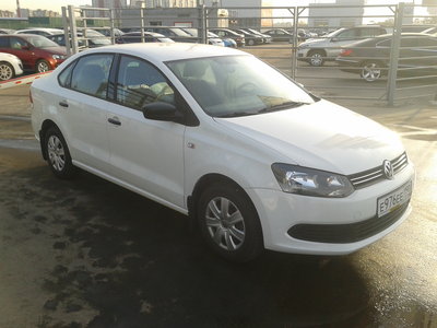 Продаю Polo Sedan Trendline (Белый) г.Москва